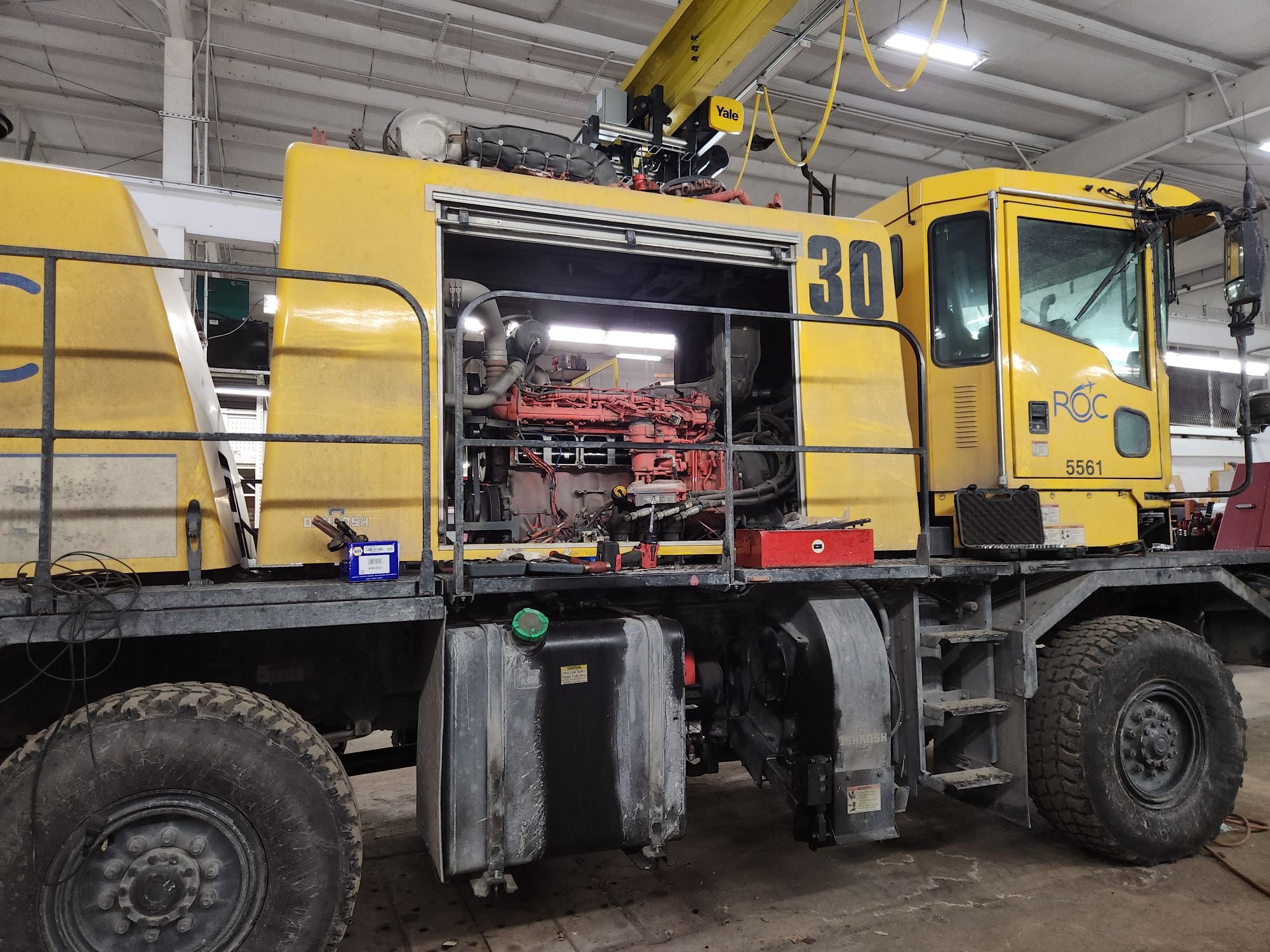 Oshkosh Sweeper Engine Service