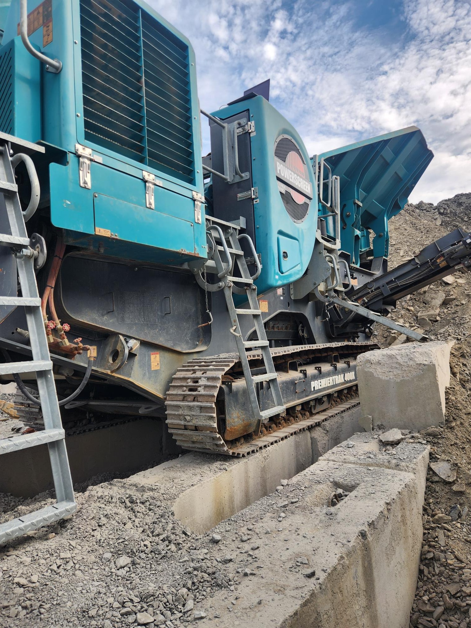 Mobile Jaw Crusher Engine Service